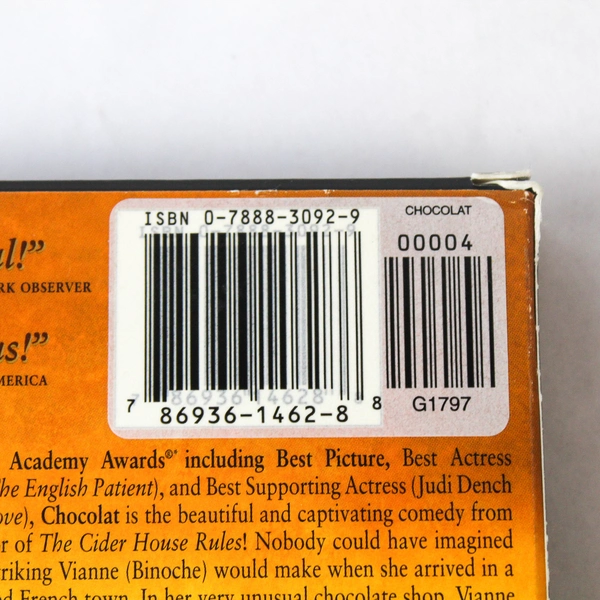 Chocolat 2000 VHS With Johnny Depp and Juliette Binoche Miramax 