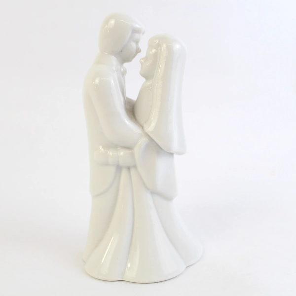 Porcelain Bride And Groom Cake Topper