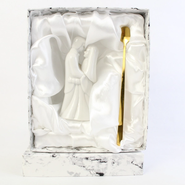 Porcelain Bride And Groom Cake Topper