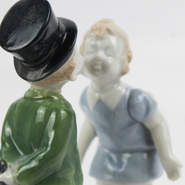 Vintage Boy With Top Hat & Cane Kissing Girl Figurines Japan Porcelain