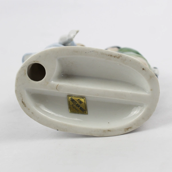 Vintage Boy With Top Hat & Cane Kissing Girl Figurines Japan Porcelain