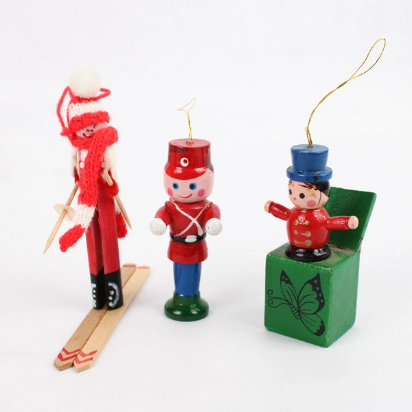 Lot of 7 Unbranded Kitschy Christmas Tree Ornaments Vintage Retro