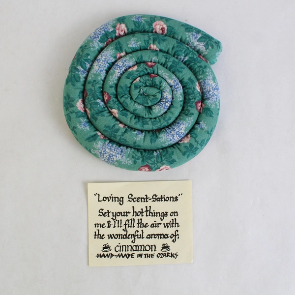 Vintage Loving Scent-Sations Cinnamon Scented Trivet Pot Holder 5.5"