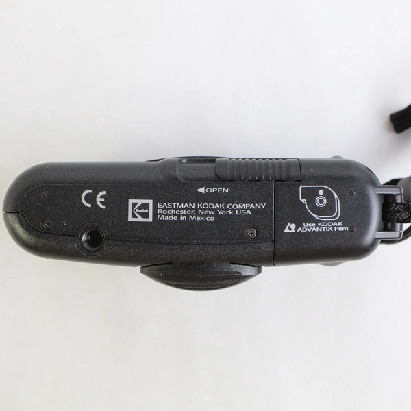 Kodak Advantix 3200AF 25mm Black Film Camera w/ Built In Flash Untested