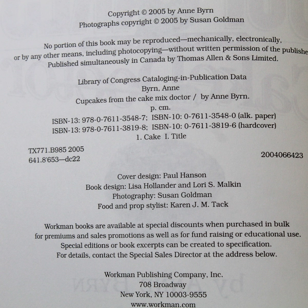 Cupcakes! From the Cake Mix Doctor By Anne Byrn 2005 Workman Publishing PB