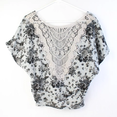 Unbranded Gray Floral Short-Sleeved Top Women's Size Medium