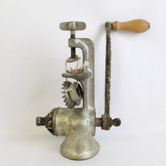 Vintage Universal No. 2 Hand Crank Meat Grinder 3 Blades