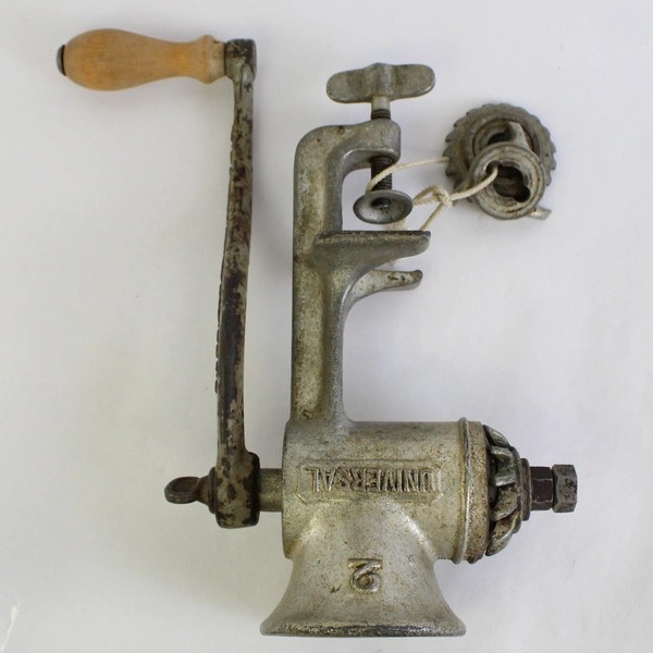 Vintage Universal No. 2 Hand Crank Meat Grinder 3 Blades