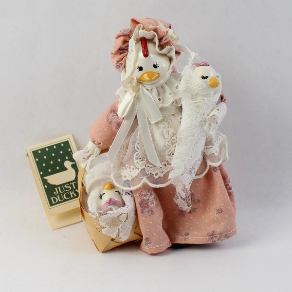 Vintage 1983 Just Ducky Mother Chicken With Baby Chicks Figurine