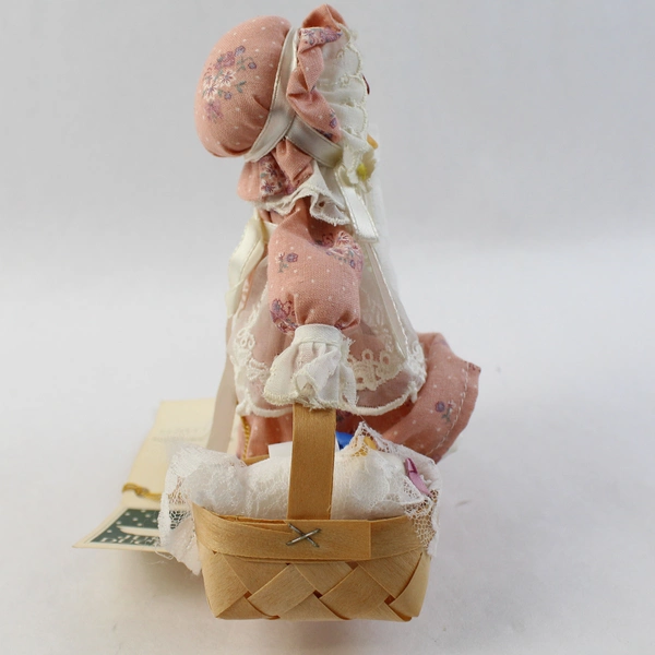 Vintage 1983 Just Ducky Mother Chicken With Baby Chicks Figurine