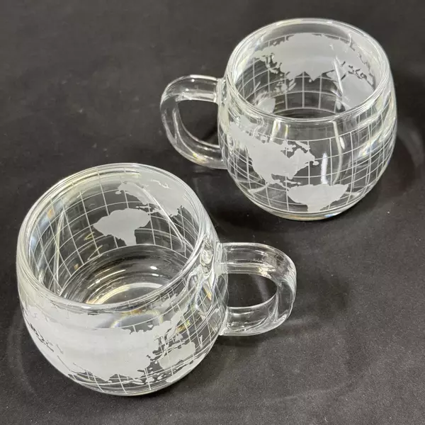 Set of 2 Vintage 1970s Nestle Etched Glass World Globe Flat Coffee Mugs 8oz