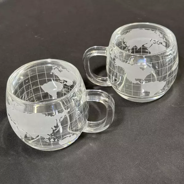 Set of 2 Vintage 1970s Nestle Etched Glass World Globe Flat Coffee Mugs 8oz