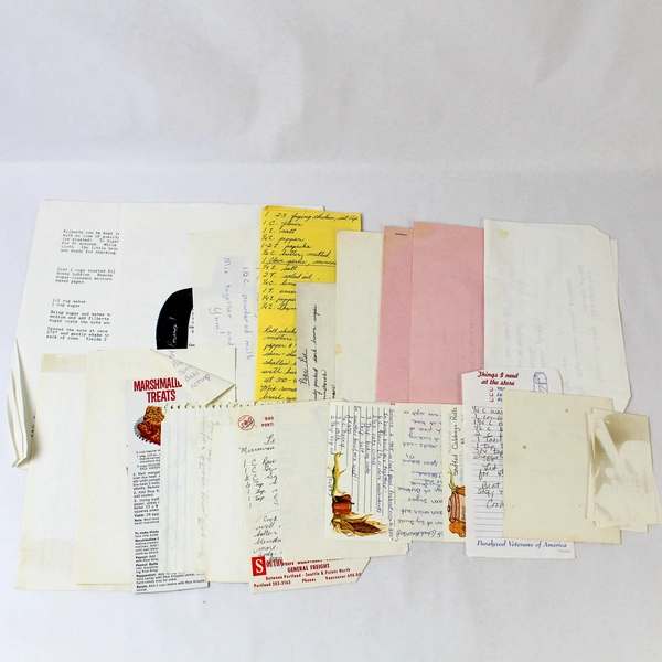 Lot of Vintage Recipe Cards & Paper Clippings Pre-Owned Ephemera