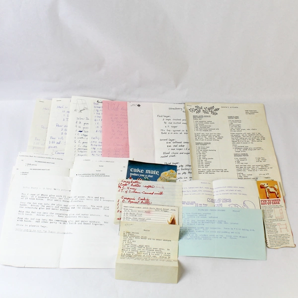 Lot of Vintage Recipe Clippings & Cards Pre-Owned Ephemera