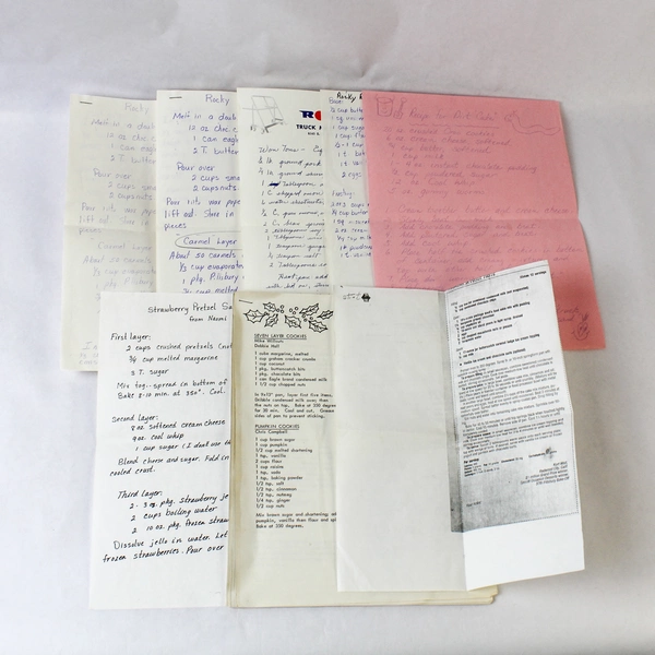Lot of Vintage Recipe Clippings & Cards Pre-Owned Ephemera