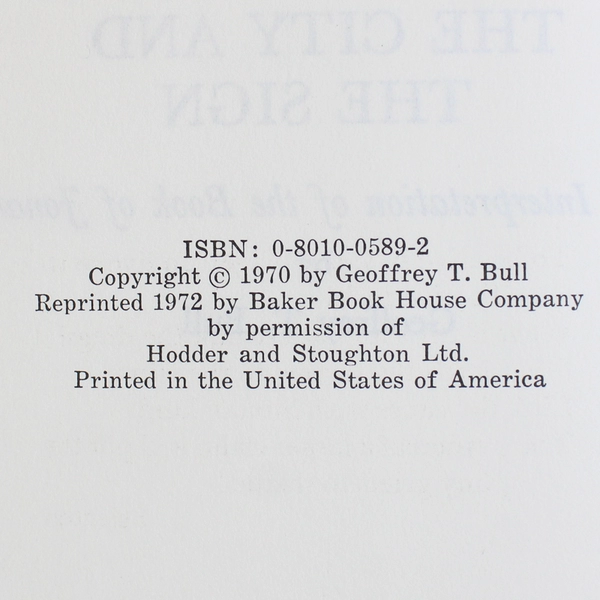 The City and The Sign by Geoffrey T Bull 1970 Hardcover DJ 1st Ed Ex-Library