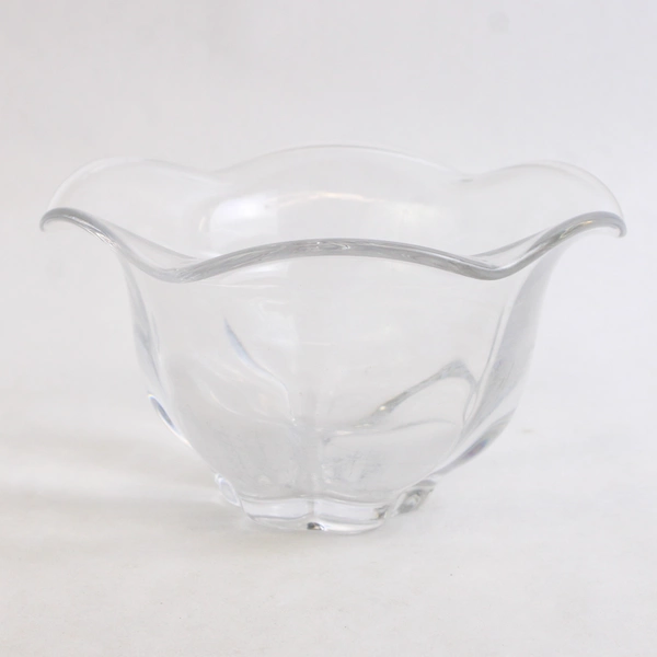 Unmarked Clear Glass Fruit Dessert Bowl Scalloped Edge Simple 2.75" Tall