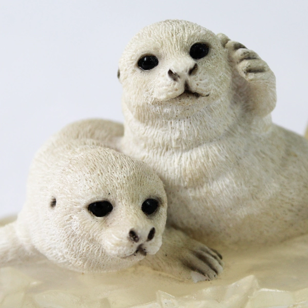 Vintage Seal Lion Caves Lucite Base Resin Figurine Seals On Ice 