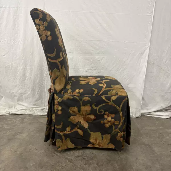 Designmaster Skirted Parsons Dining Chair with Button and Bow back (Set of 4)