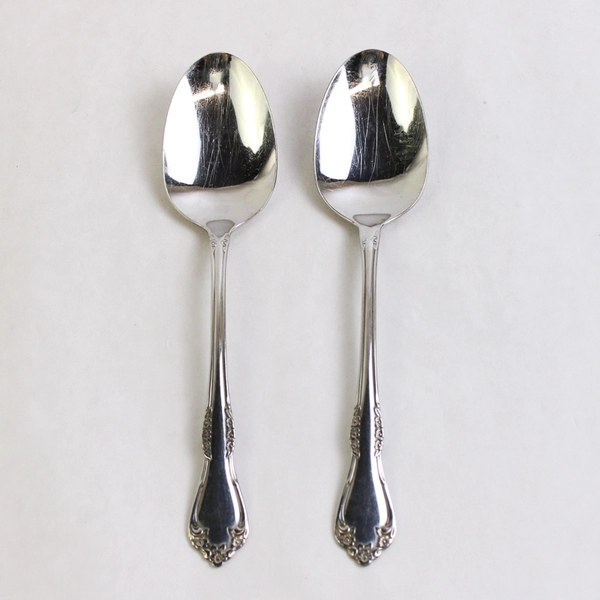 Set of 2 Mansfield Wm A Rogers Oneida Stainless Deluxe Serving Spoons 8 3/8"