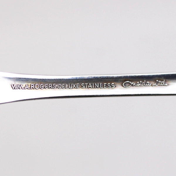 Set of 2 Mansfield Wm A Rogers Oneida Stainless Deluxe Serving Spoons 8 3/8"