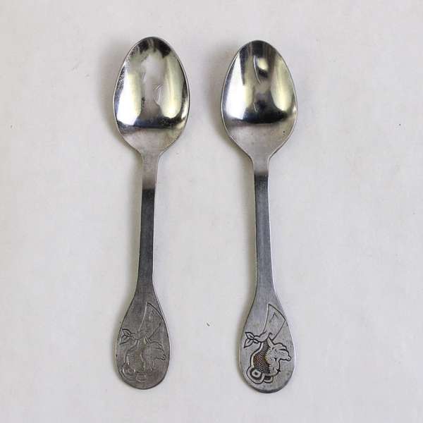 Lot of 2 Vintage Tommee Tippee Children's Spoons 5.5"