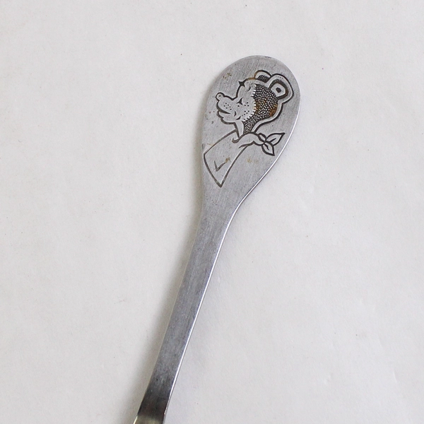 Lot of 2 Vintage Tommee Tippee Children's Spoons 5.5"