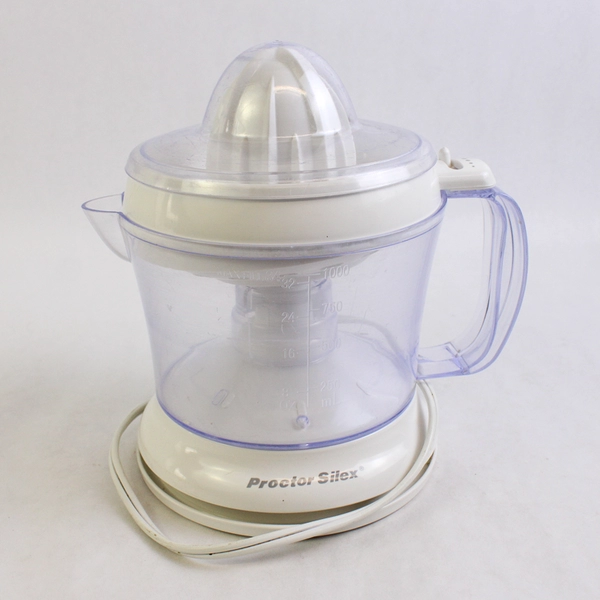 Proctor Silex Plug-In Electric Juicer Type J10 Model 66332RY White
