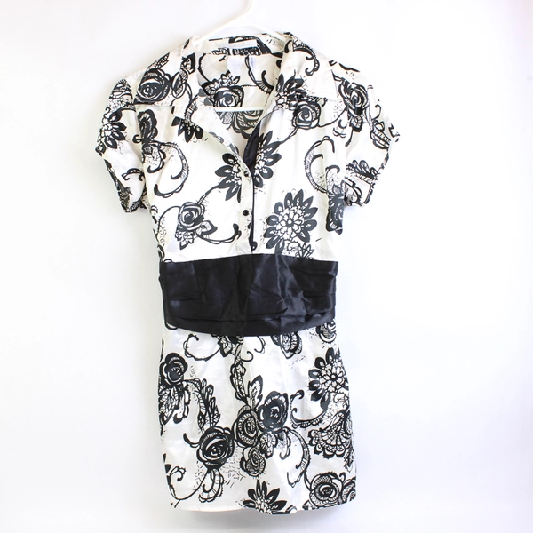 Charlotte Russe Stretch Black and White Floral Patterned Top Women's Size Large