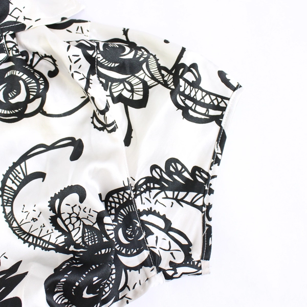 Charlotte Russe Stretch Black and White Floral Patterned Top Women's Size Large