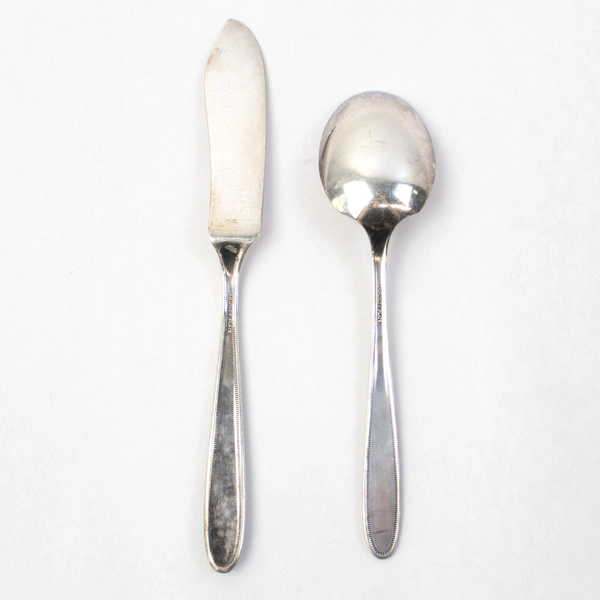 2 PC Set Oneida Community Plate Grosvenor Silverplate Sugar Spoon & Butter Knife