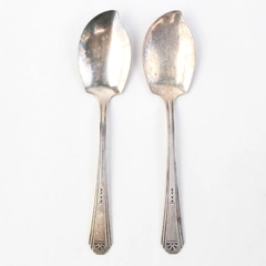 Vintage Set of 2 WM Rogers International Silver Legion Silverplate Jelly Servers