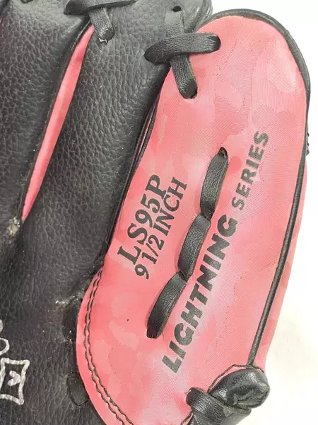 Rawlings Girl's PINK LS95P 9.5" Left Hand Baseball Glove - Pre-owned