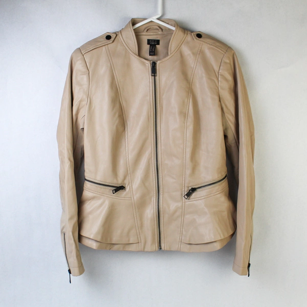 G.I.L.I. Women's Size 4 Nude Faux Leather Full Zip Jacket with Purse Snaps
