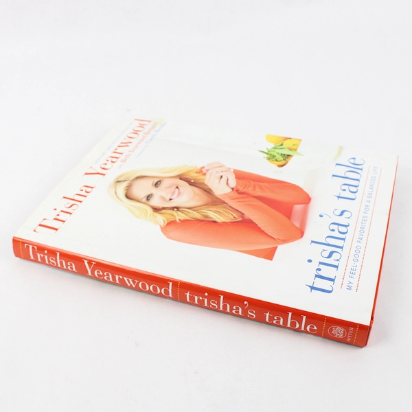 Trisha's Table by Trisha Yearwood with Beth Yearwood Bernard 2015 Hardcover DJ