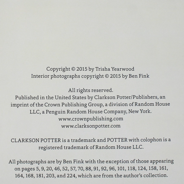 Trisha's Table by Trisha Yearwood with Beth Yearwood Bernard 2015 Hardcover DJ