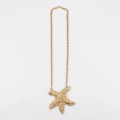 Unmarked Chunky Gold-Tone Starfish Pendant Necklace