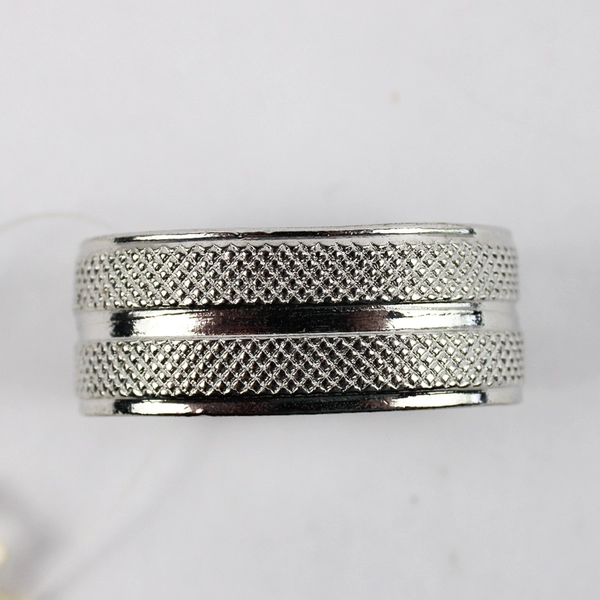 Set of 8 Mervyn's Silver Tone Metal Napkin Rings