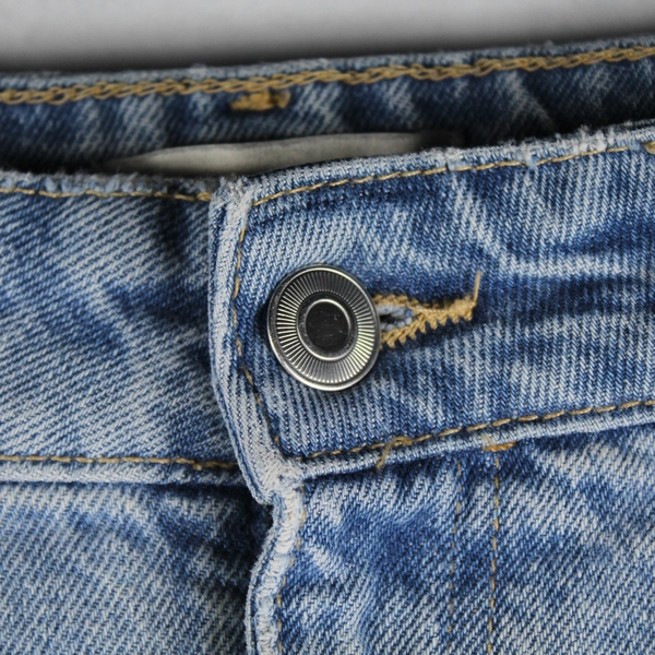 H&M Women's Light Wash Straight Leg High Rise Blue Jeans Size 8