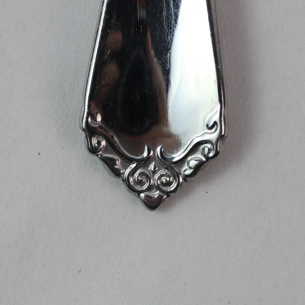 Lot of 4 Hampton Silversmiths Felicia 8" Place Oval Spoons 18/10 Stainless Steel