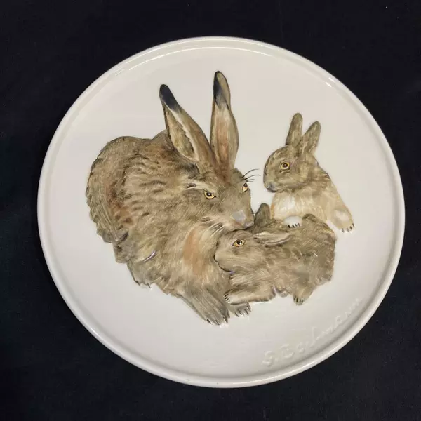 Goebel Mother's Day Series Rabbit Family Plate 1975 First Edition W. Germany