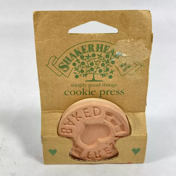 1996 Wilton Shaker Hearth Cookie Press Mold - Heart Shape Baking Tool
