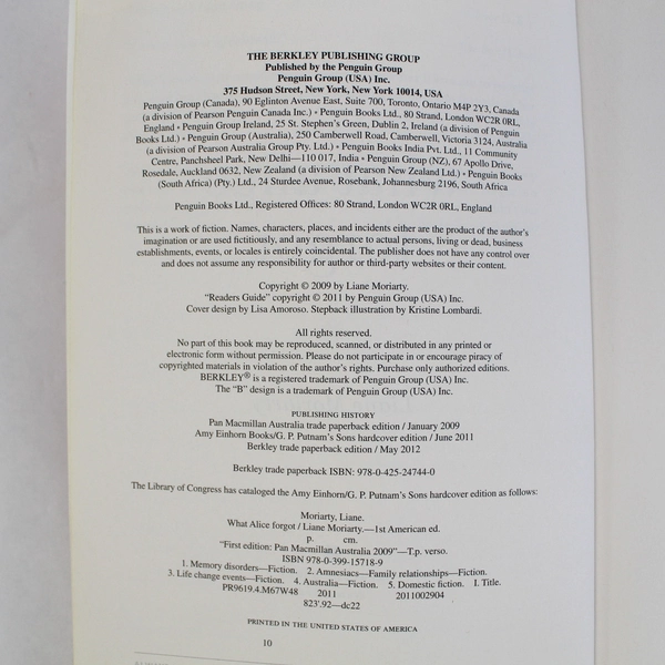 What Alice Forgot by Liane Moriarty 2012 Berkley Publishing Paperback