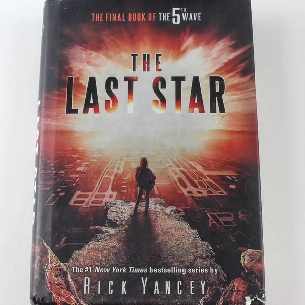 The Last Star by Rick Yancey 2016 Hardcover, Good Condition, Dust Jacket Tear