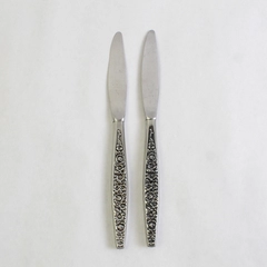 Lot of 2 International Silver Dubonnet 9" Dinner Knives Hollow Handle Stainless