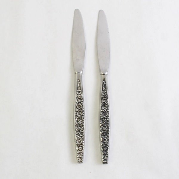 Lot of 2 International Silver Dubonnet 9" Dinner Knives Hollow Handle Stainless