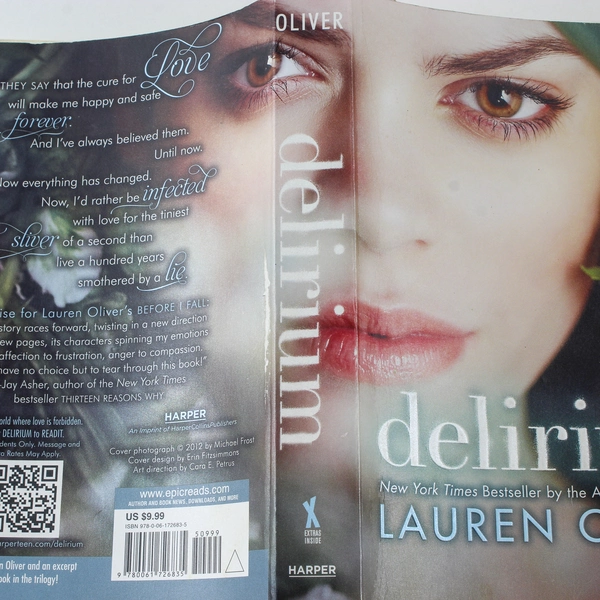Delirium by Lauren Oliver 2016 Paperback - Romance & Drama, Good Condition