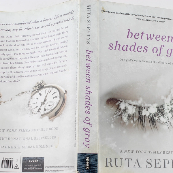 Between Shades of Gray by Ruta Sepetys 2011 Penguin Paperback Good Condition
