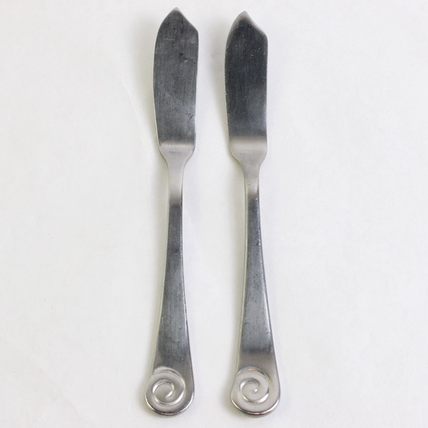 Lot of 2 Robert Welch Ammonite Satin 6.75" Butter Knives Stainless Steel