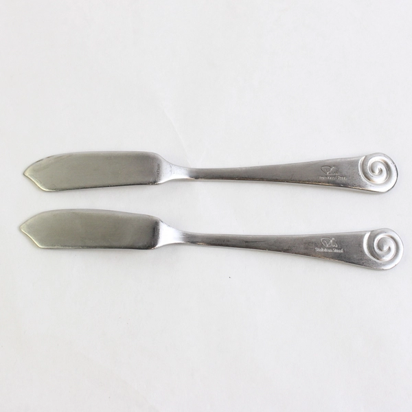 Lot of 2 Robert Welch Ammonite Satin 6.75" Butter Knives Stainless Steel